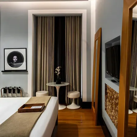 Browns Downtown Hotel 3*
