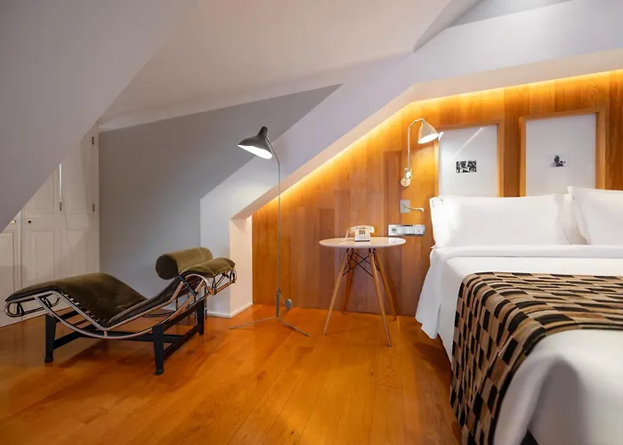 Browns Downtown Hotel 3*