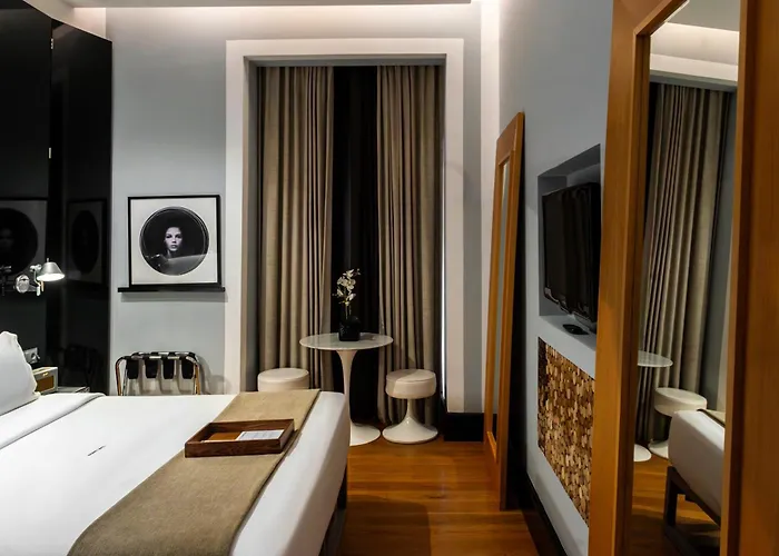 Browns Downtown Hotel 3*