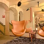 Отель Browns Downtown 3*