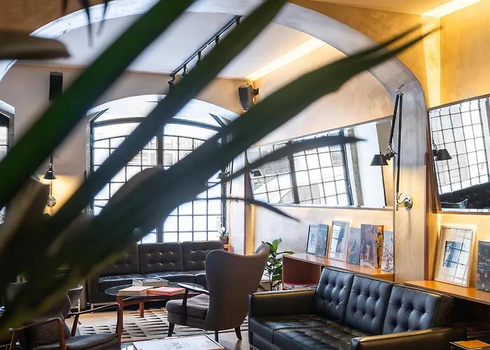 Browns Downtown Hotel 3*