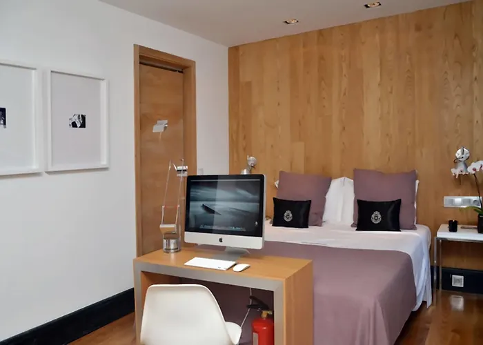 Browns Downtown Hotel 3*